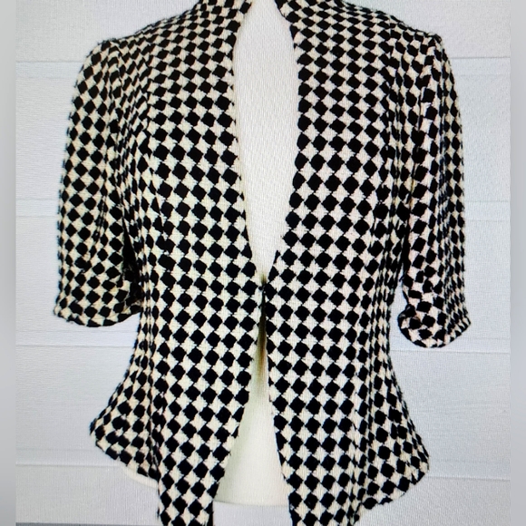 amelia toro Jackets & Blazers - Designer Amelia Toro 100% wool jacket top with short sleeves size 8